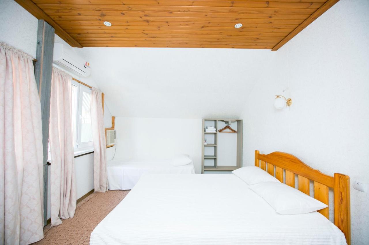Guest House Lavr Gagra Buitenkant foto