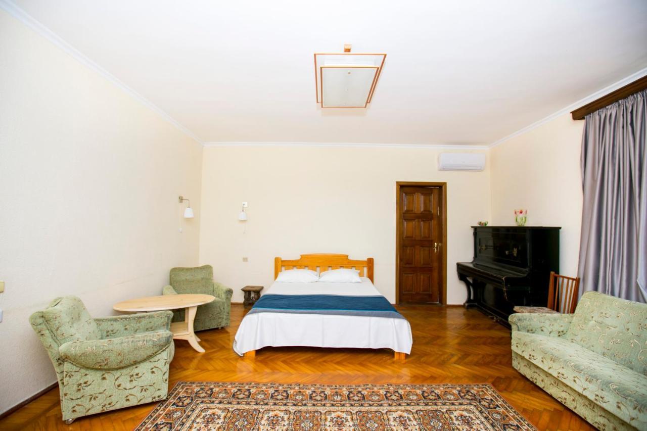 Guest House Lavr Gagra Buitenkant foto