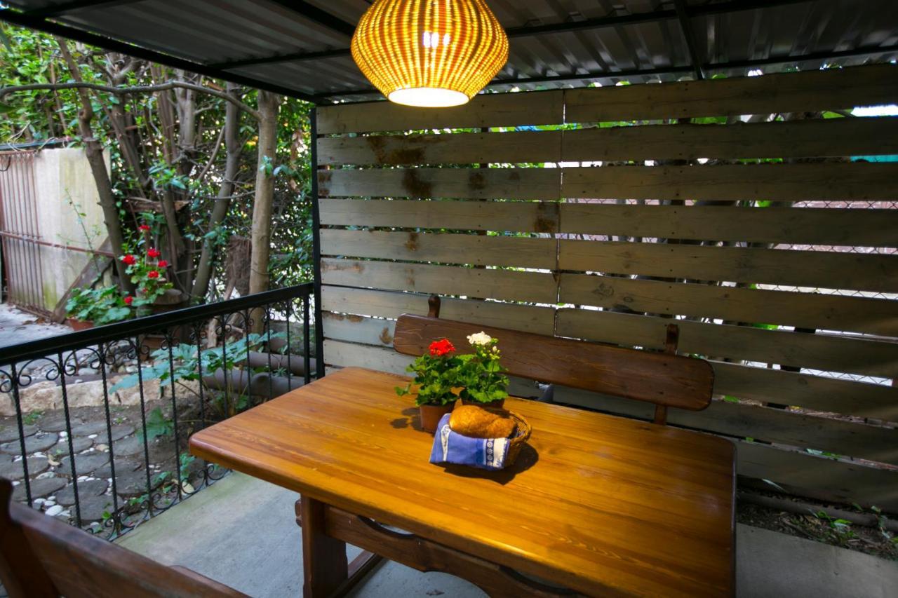 Guest House Lavr Gagra Buitenkant foto