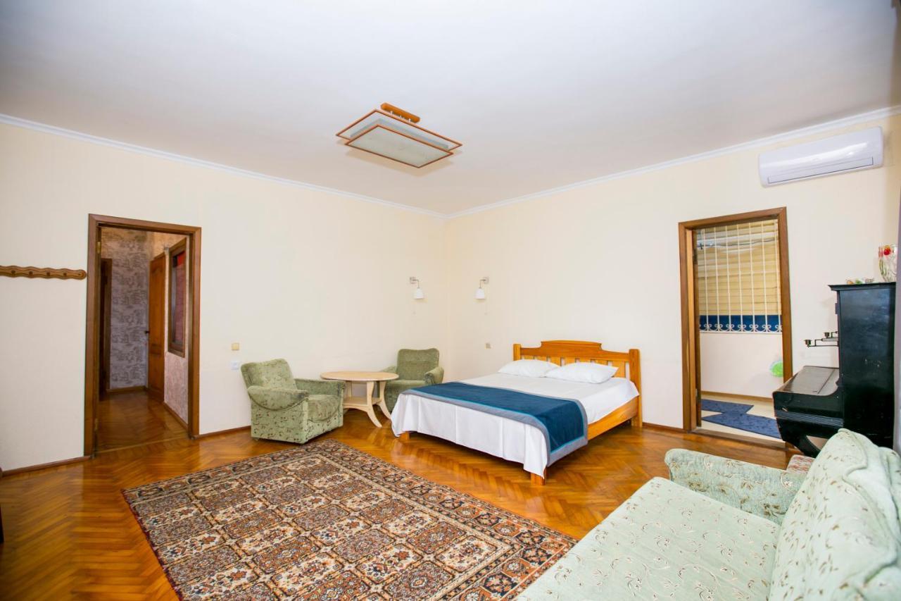 Guest House Lavr Gagra Buitenkant foto