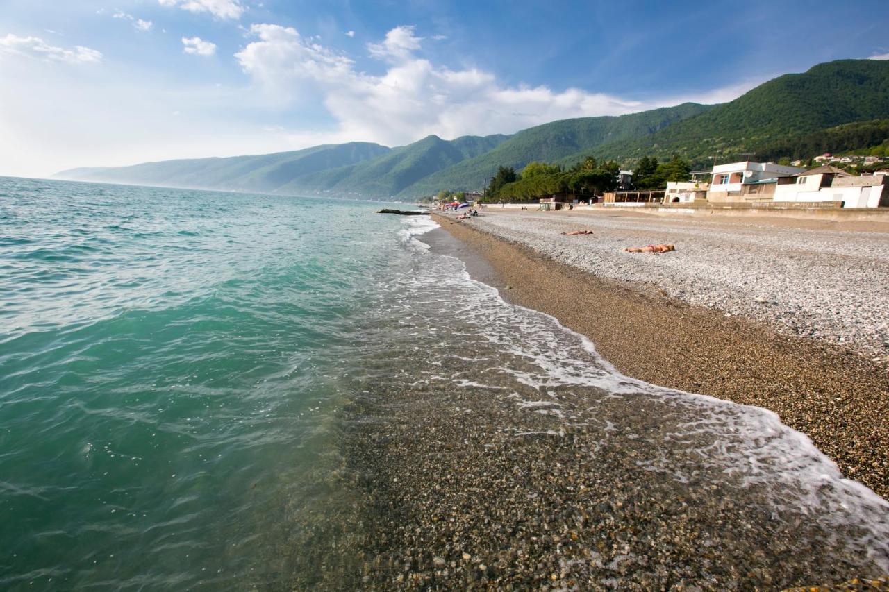 Guest House Lavr Gagra Buitenkant foto